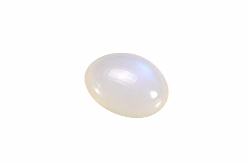 White Aqeeq No. 12, natural white aqeeq photographed in daylight